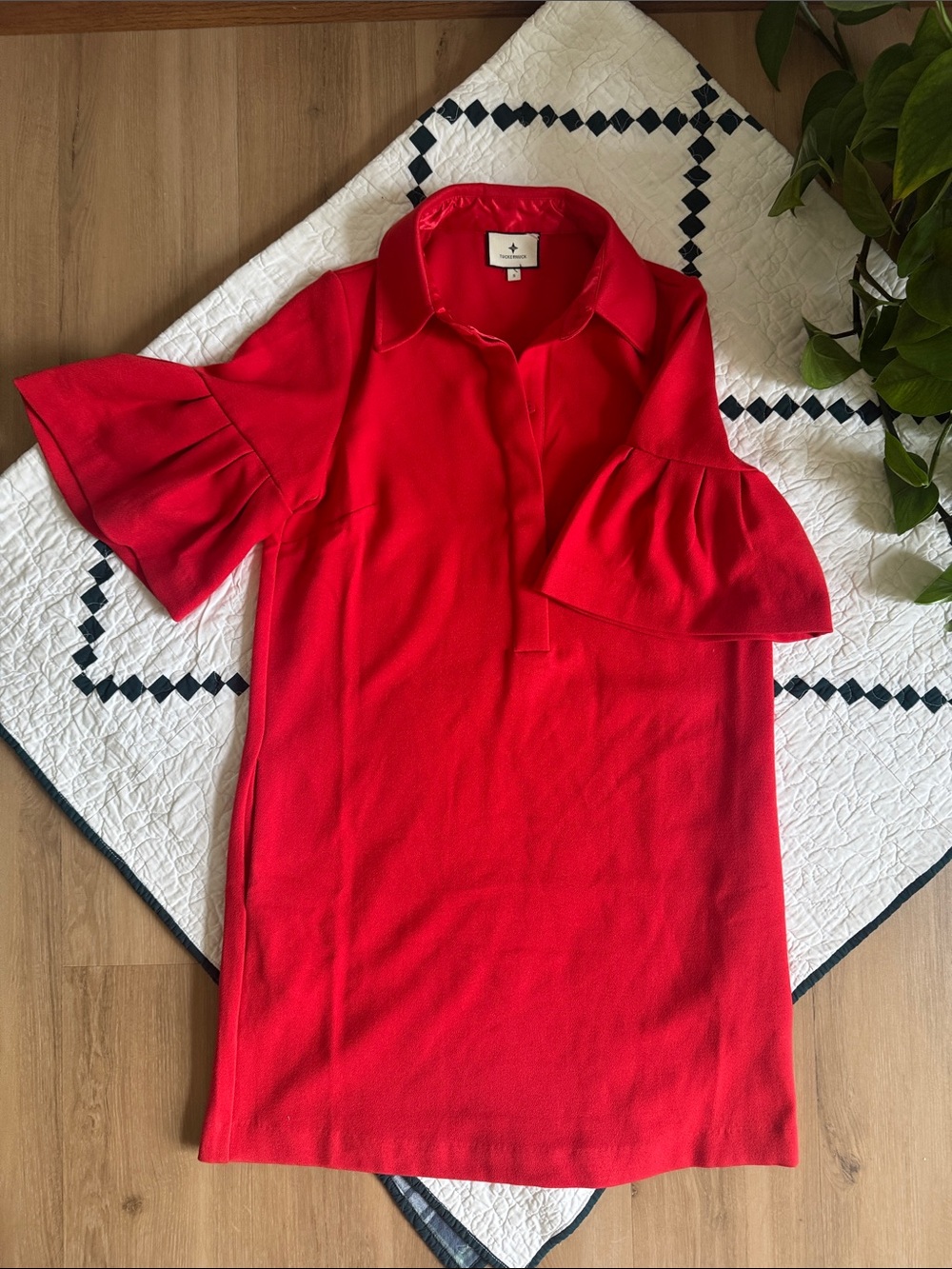 NWOT Red crepe Massey Dress - Tuckernuck size small